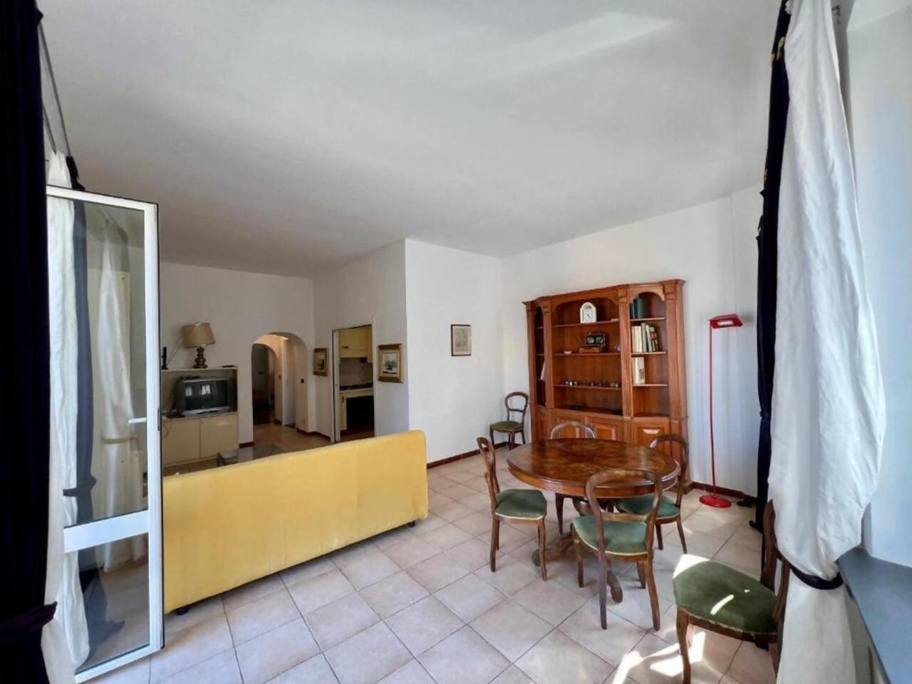 Lovingenoa - Prione - White House *