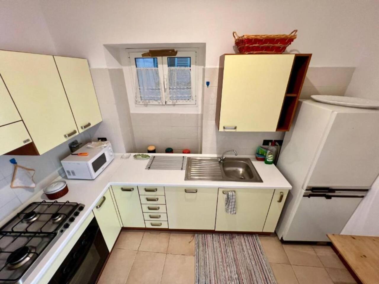Lovingenoa - Prione - White House * Genua