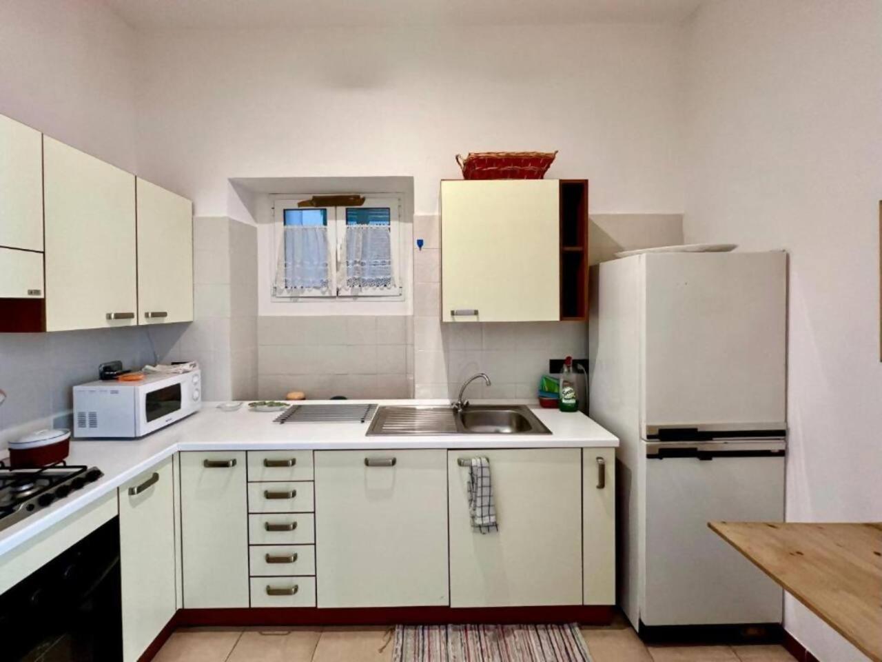 Lovingenoa - Prione - White House * Genua