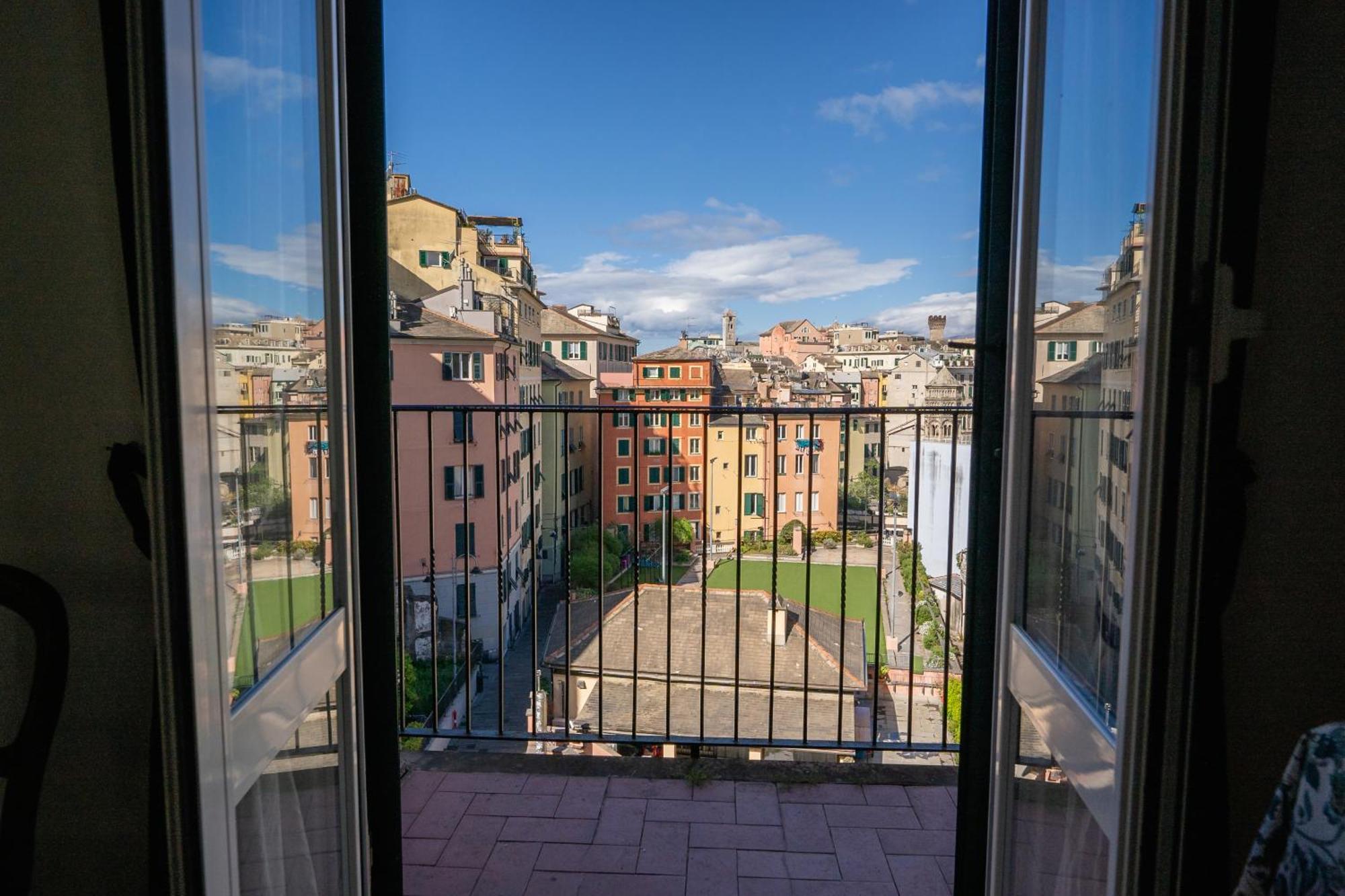 Lovingenoa - Prione - White House Genua
