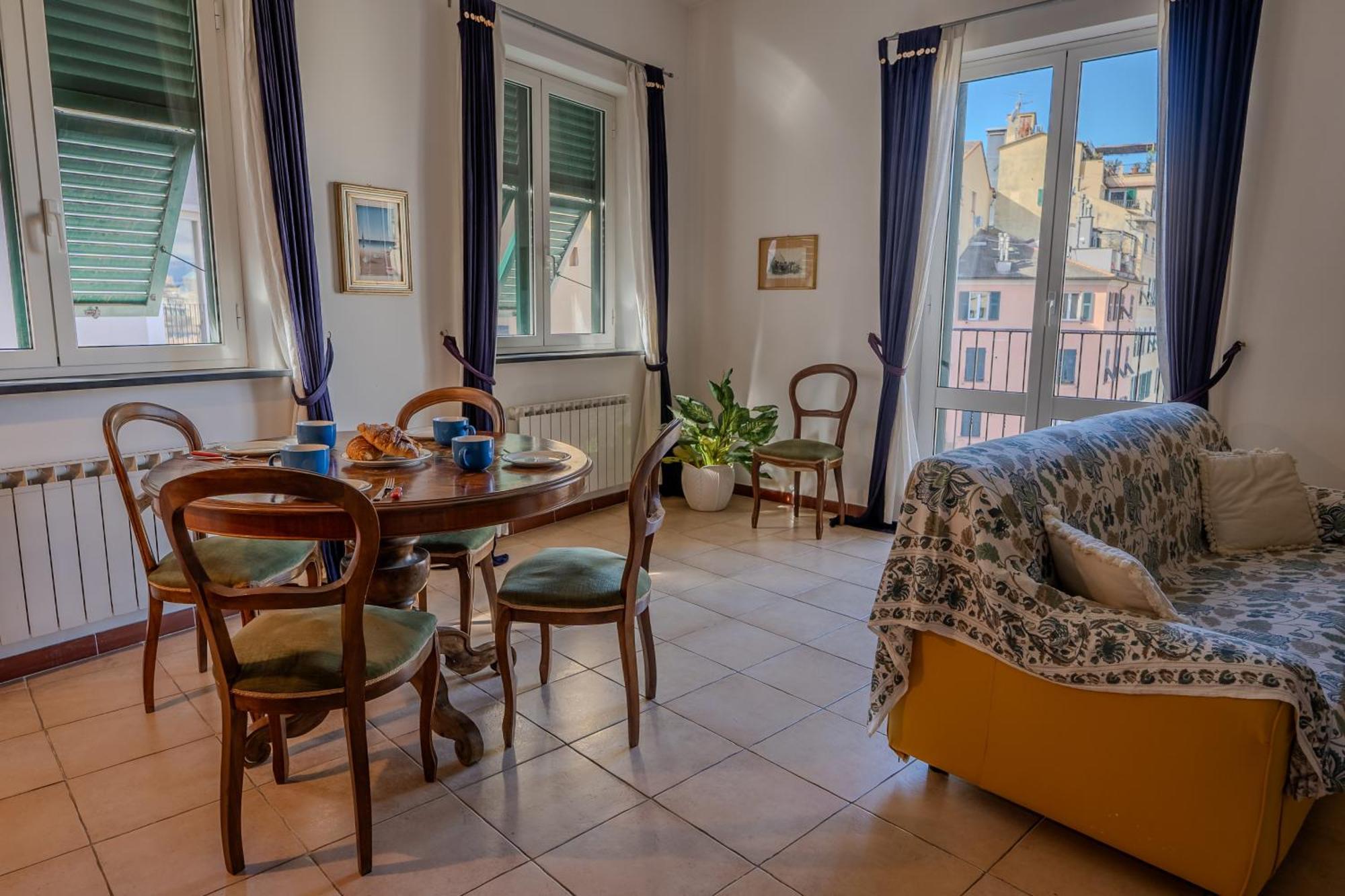 Lovingenoa - Prione - White House * Genua
