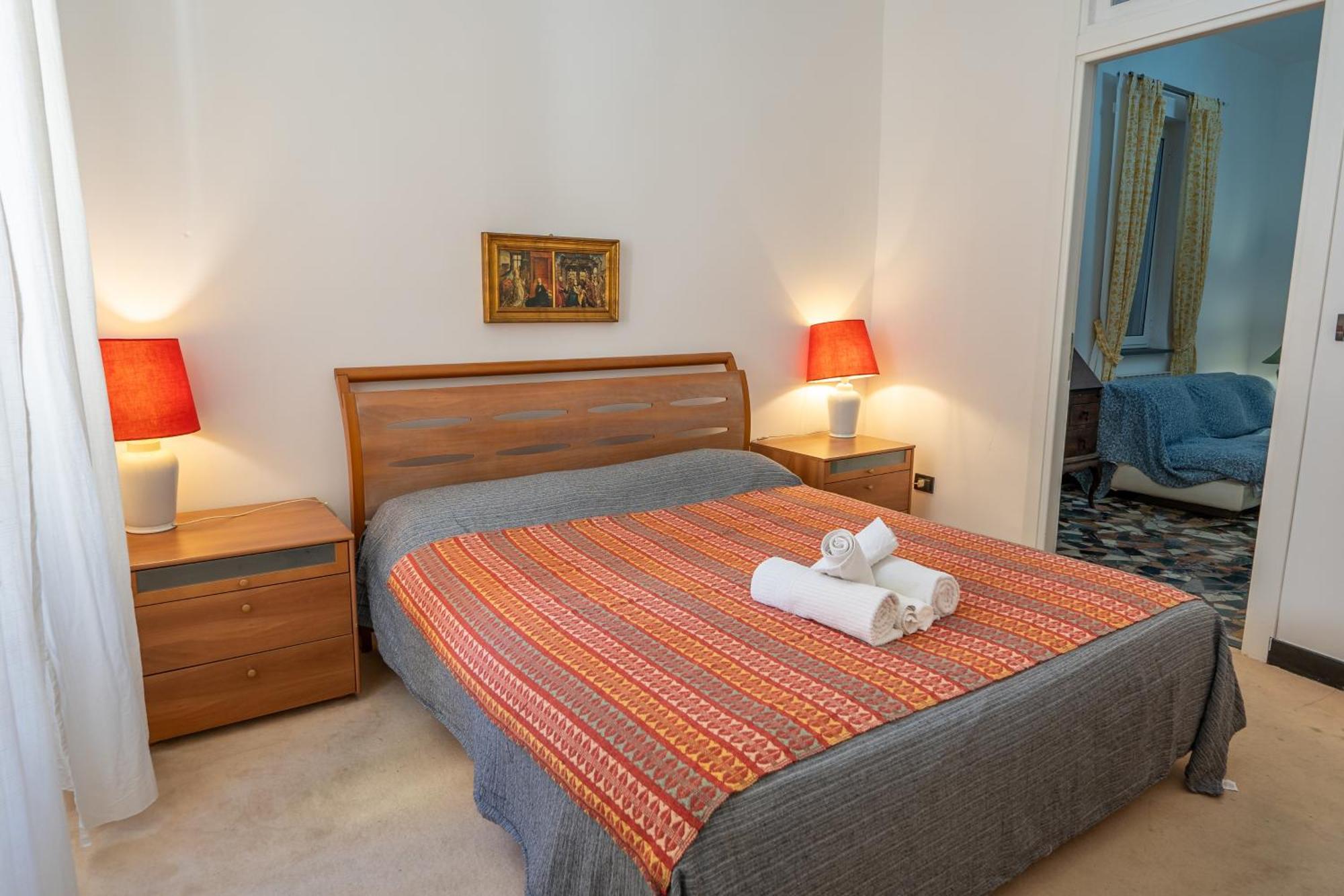 Lovingenoa - Prione - White House