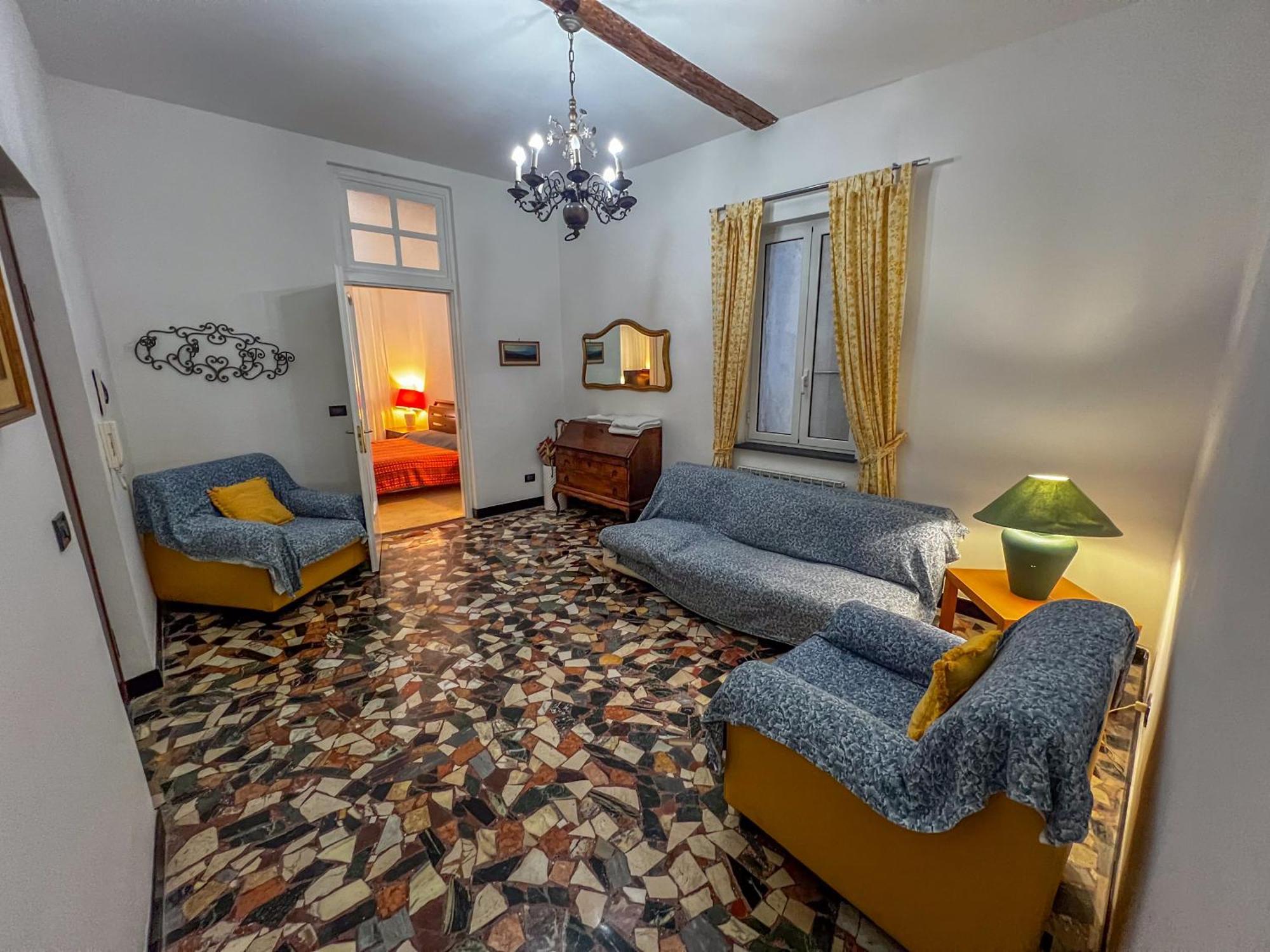 Lovingenoa - Prione - White House *