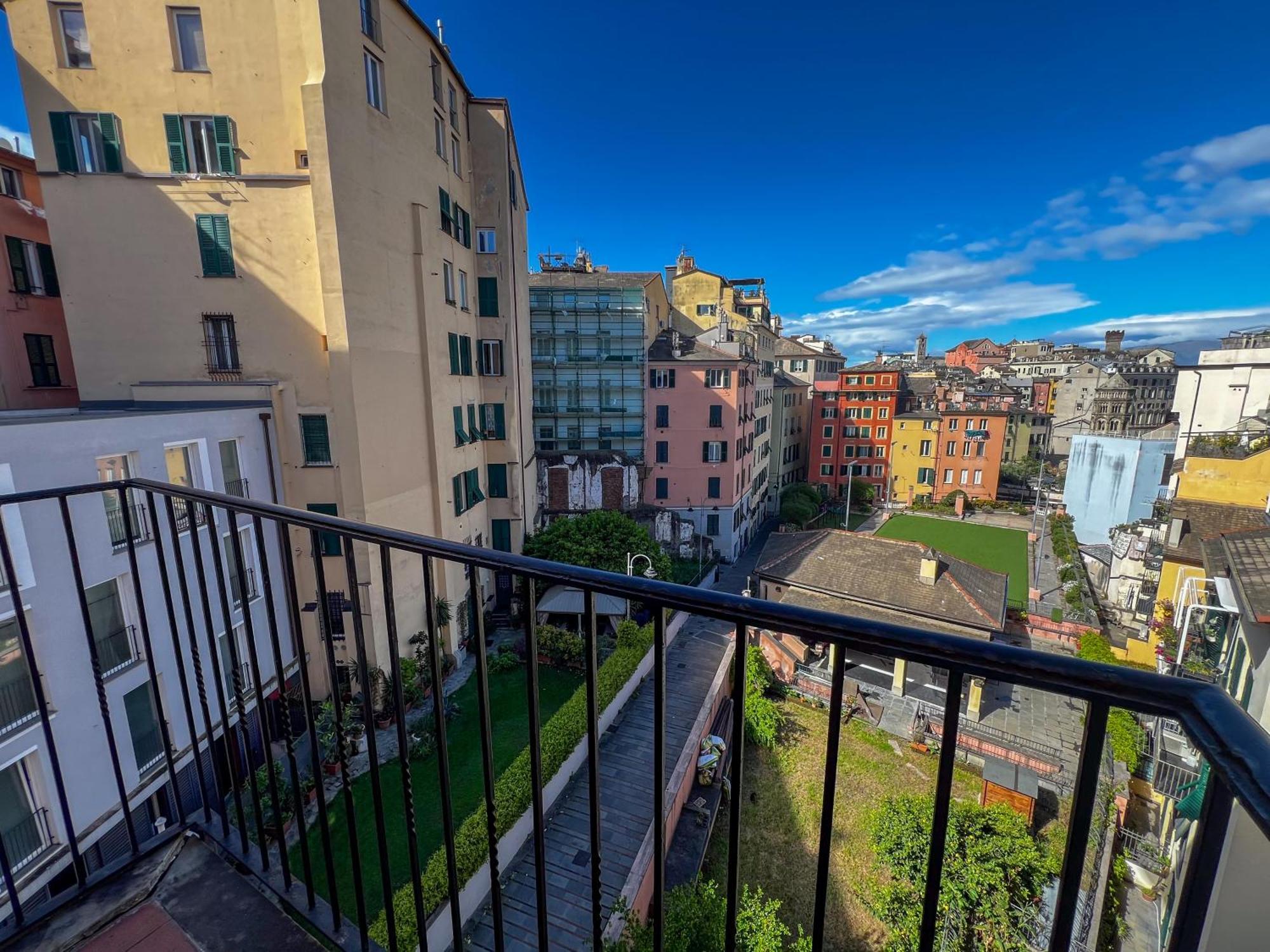 Lovingenoa - Prione - White House Apartment *